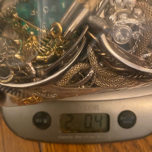 Assorted Jewelry Bag with modern and vintage jewelry 2lb lot bundle - Picture 12 of 12